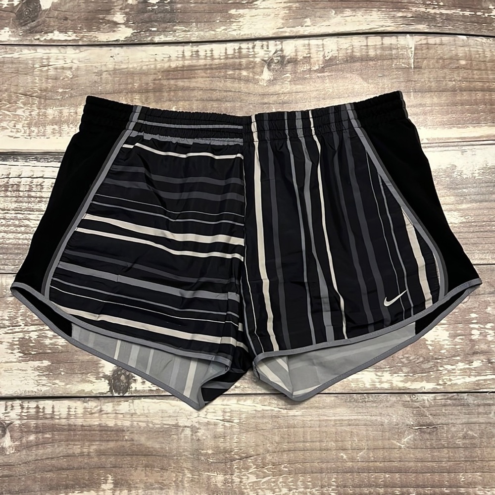 Nike Shorts Size: M Color: Black